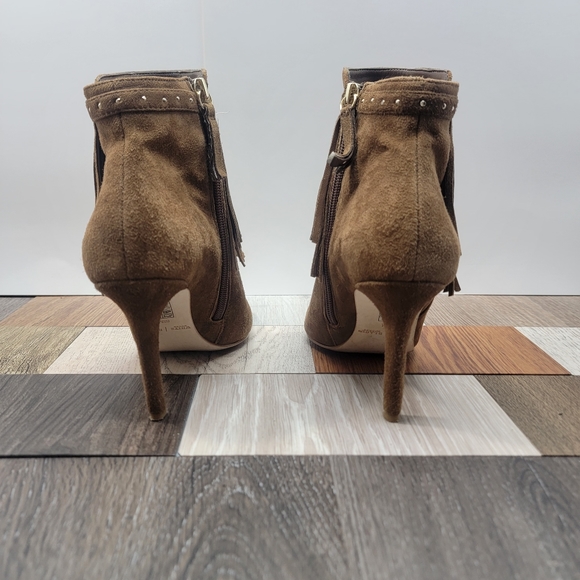 Women's Suede Chestnut Fringed Ankle Boots 6.5 Fall Closed Toe Gold Tassels - Picture 4 of 7